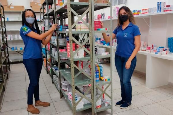 Alunos de Medicina reabrem “farmacinha” para oferta de medicamentos gratuitos  