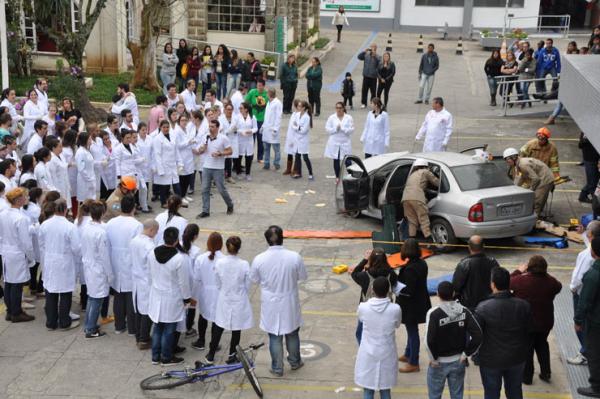 Calouros de Medicina do UNIFESO recebem as boas-vindas