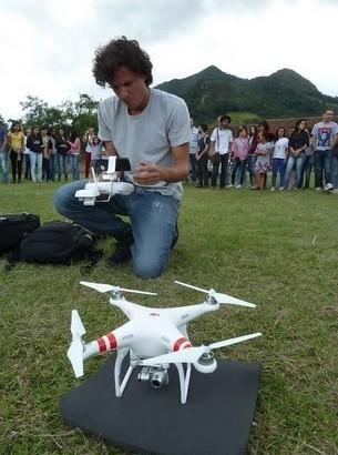 Drone alemão sobrevoa área rural de Friburgo (Foto: Divulgação )