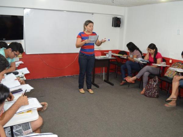 O estudante vem se preparando desde janeiro, enfrentando uma rotina diária de estudos (Foto: Adonias Silva/G1)