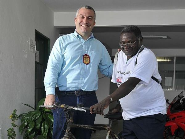 Pedreiro Joaquim que fez Direito conhece rotina de delegado, espírito santo (Foto: Marcelo Prest/A Gazeta)