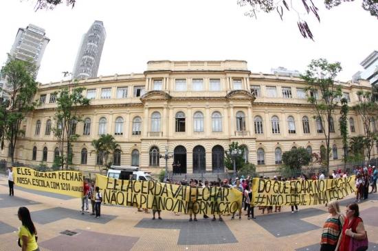 MPE abre inquérito para apurar fechamento de escolas em SP