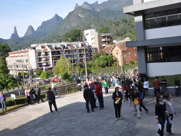 Vestibular do UNIFESO: inscrições abertas para Direito e Medicina